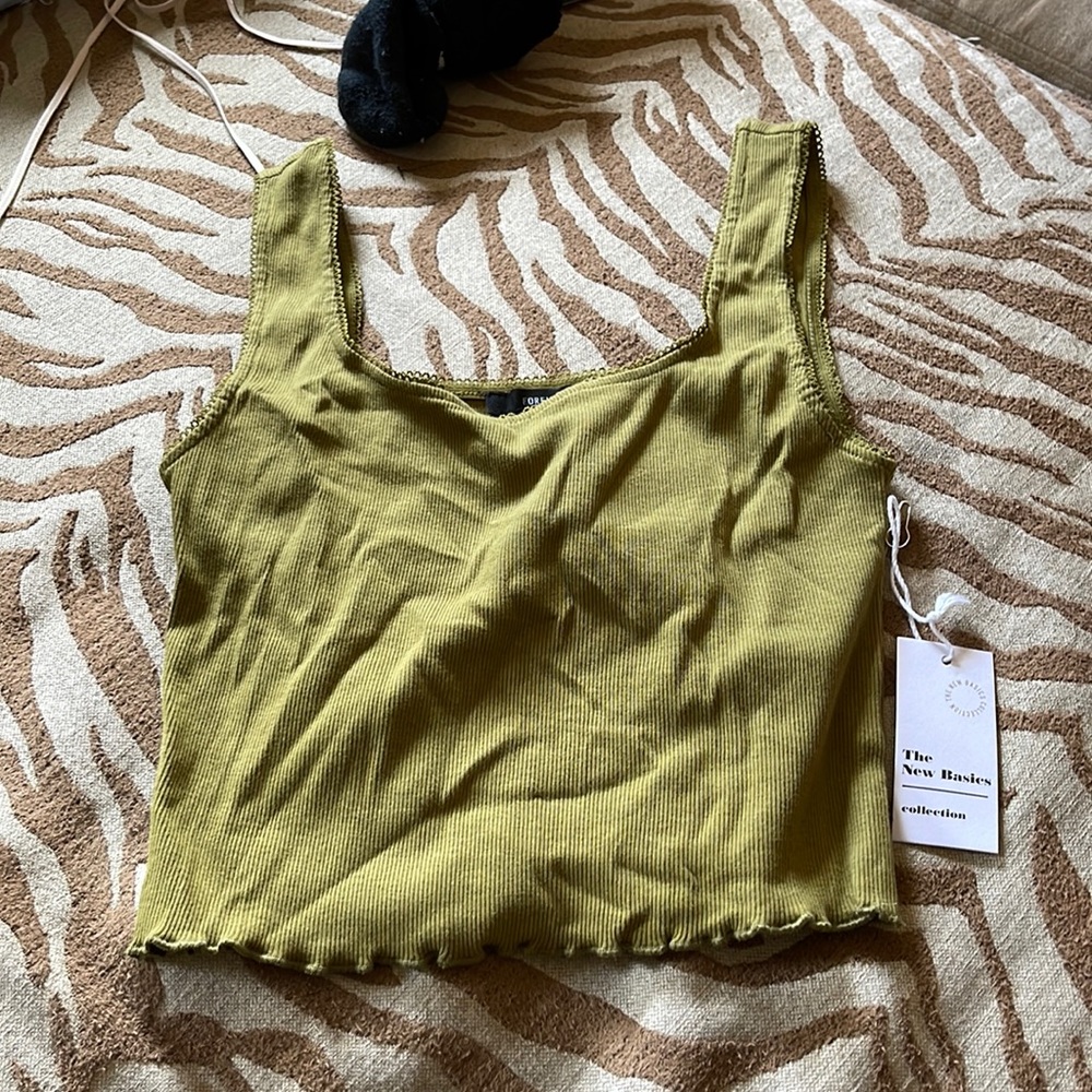 Forever 21 tank